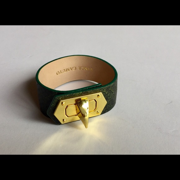 VINCE CAMUTO SNAKE EMBOSSED LEATHER WRAP BRACELET - Picture 1 of 6